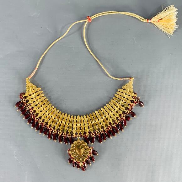 VINTAGE Gold Burgundy Metal Choker Necklace - Picture 3 of 3